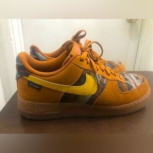 Nike AF1 N7 Pendleton in brown. Rare shoe hard to find going for 150-300 on eBay